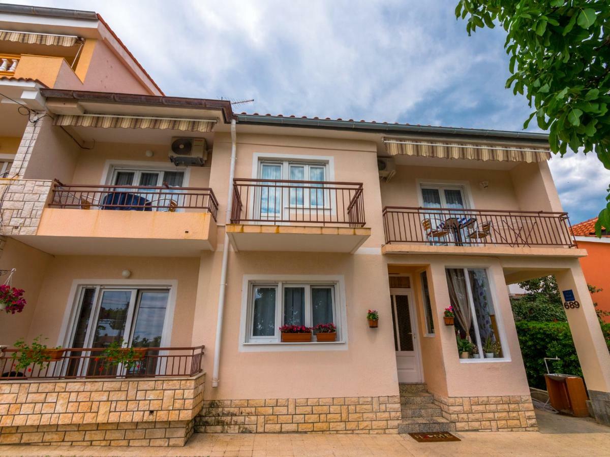 689 Banjol Apartamento Exterior foto