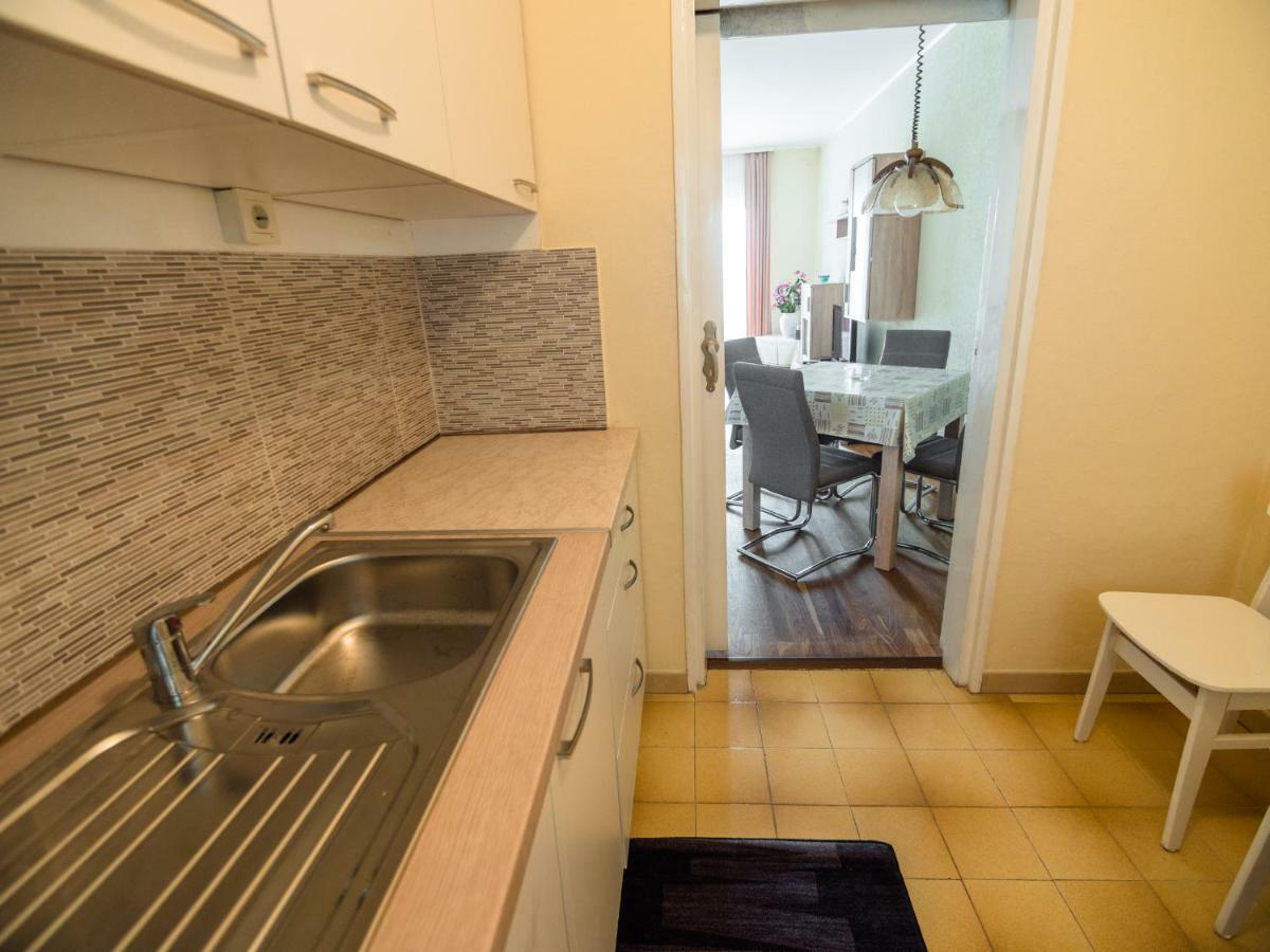 689 Banjol Apartamento Exterior foto