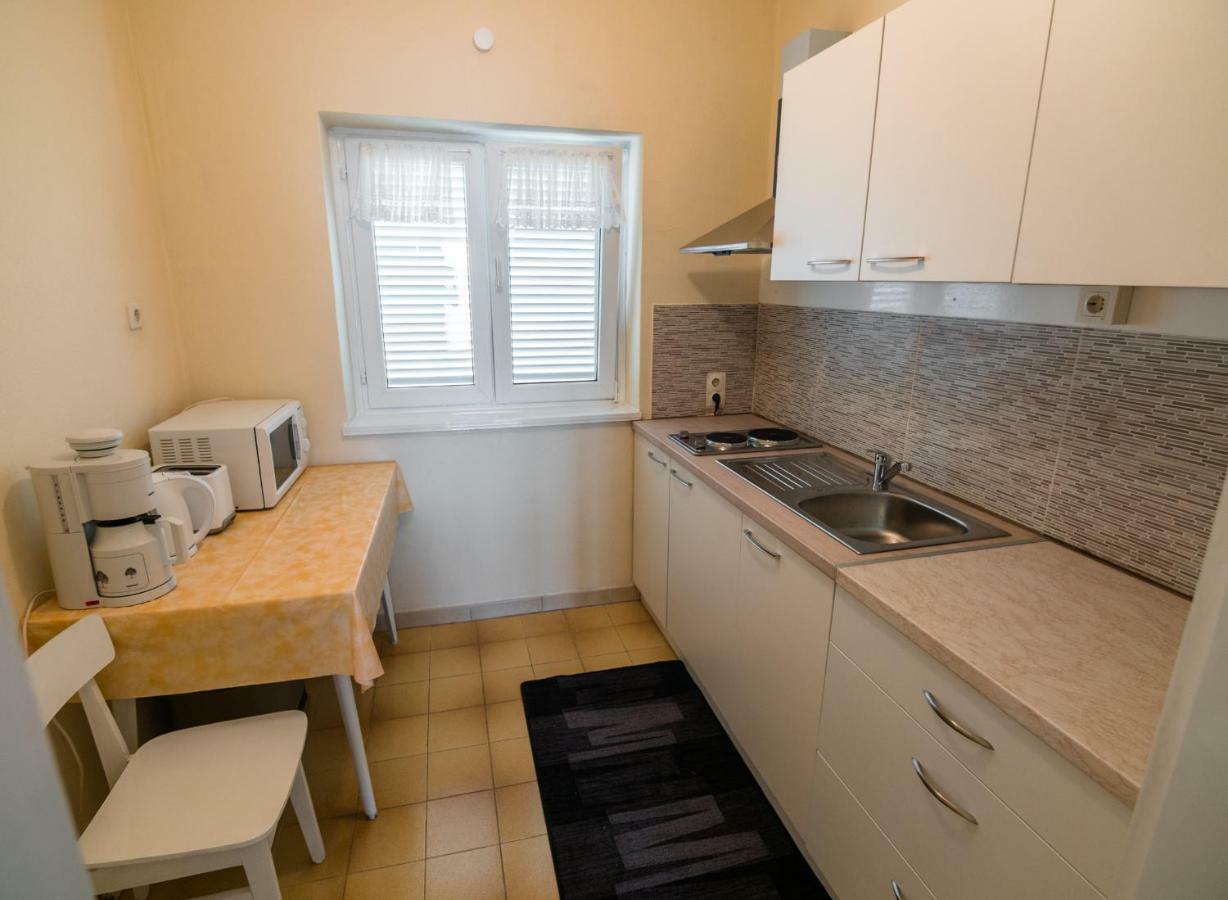 689 Banjol Apartamento Exterior foto